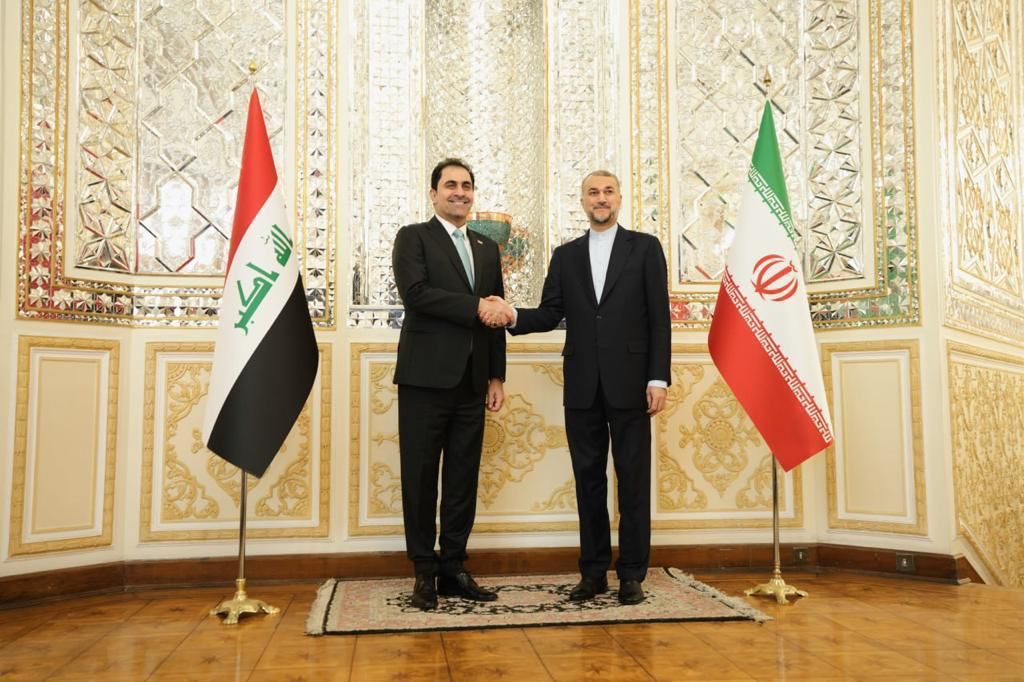 Parliament speaker urges Tehran to resolve the issue of Iraqi Fayli Kurds in a meeting with Irans FM