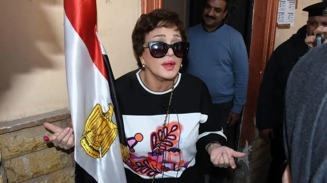 "لبلبة" أمام القضاء لتصويتها مرتين بانتخابات الرئاسة المصرية