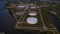 Oil falls more than 3% on softening demand, oversupply concerns