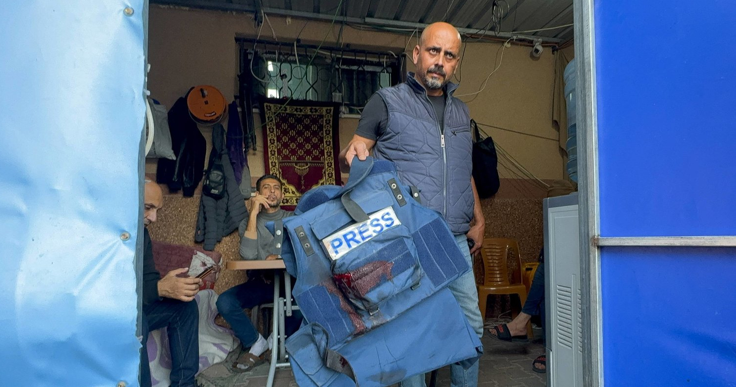 AlJazeera correspondent in Gaza Samer Abudaqa killed in Israeli attack
