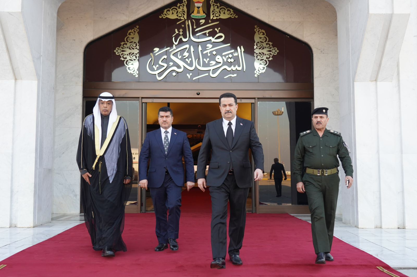 raqi PM visits Kuwait to offer condolences on the death of Emir