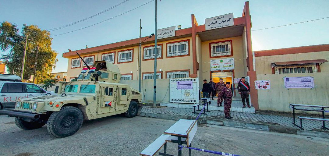 في 3 محافظات.. اعتقال إرهابي ينتحل صفة مراقب انتخابات وآخرين تشاجروا مع قوات الأمن