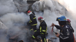 اندلاع حريق ضخم ضمن محال ومخازن شارع الظلال وسط بغداد
