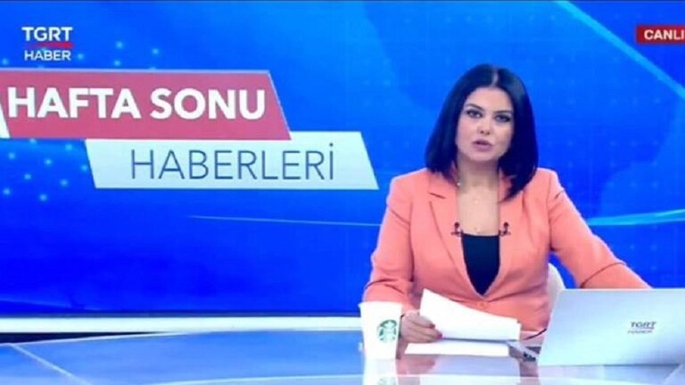 قناة تركية تطرد مذيعة أخبار بسبب قهوة "ستار بكس"