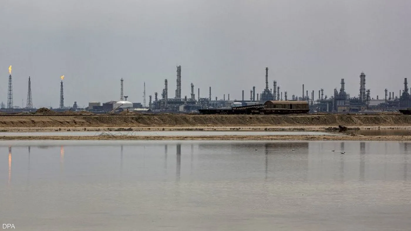 Saudi Arabia and Iraq top the list of Arab World oil reserves in  IEA