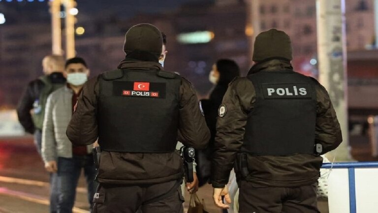 الأمن التركي يعتقل 56 مطلوباً يتاجرون بالمخدرات والبشر