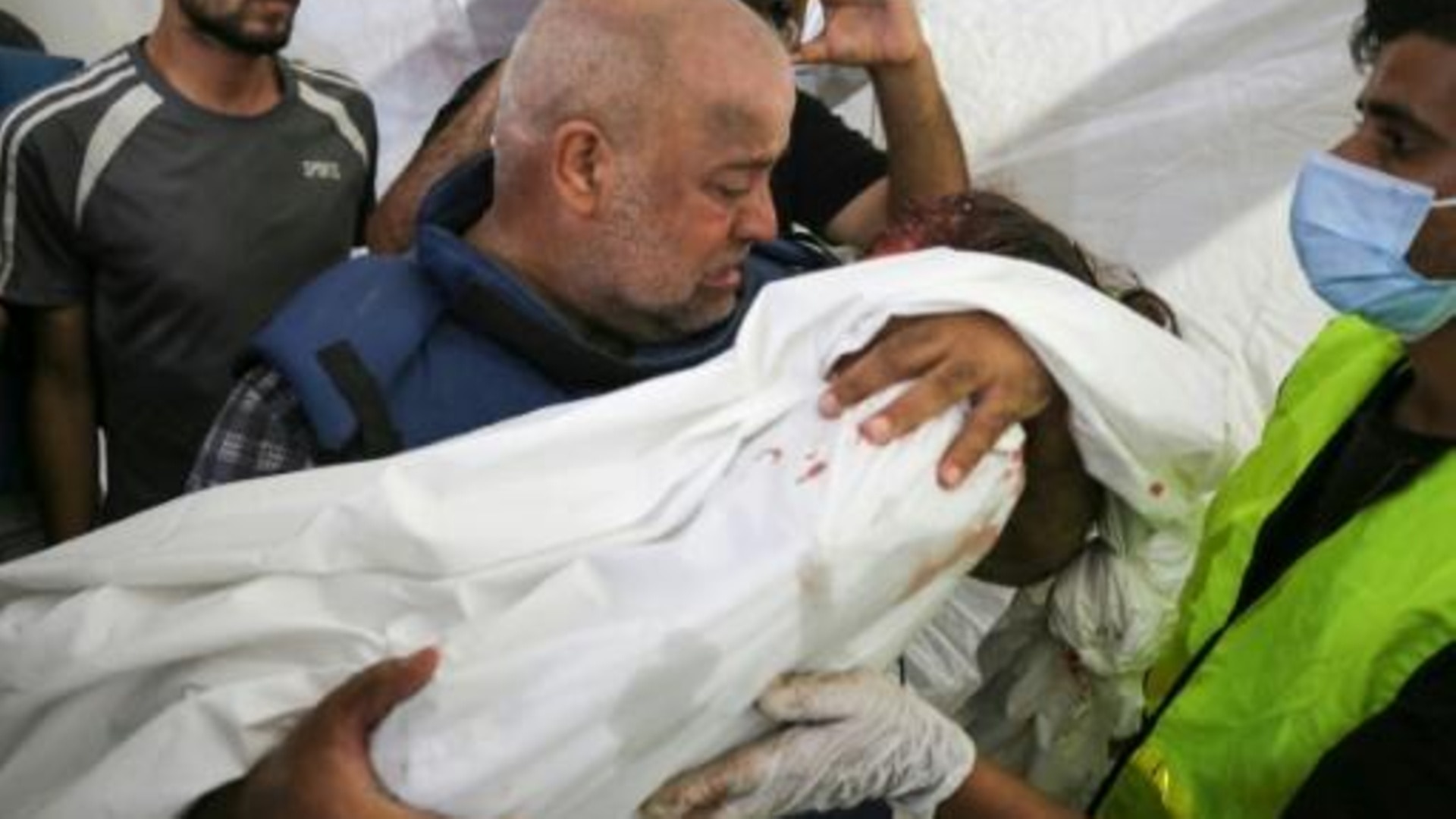 مقتل نجل "وائل الدحدوح" بقصف اسرائيلي استهدف صحفيين في غزة