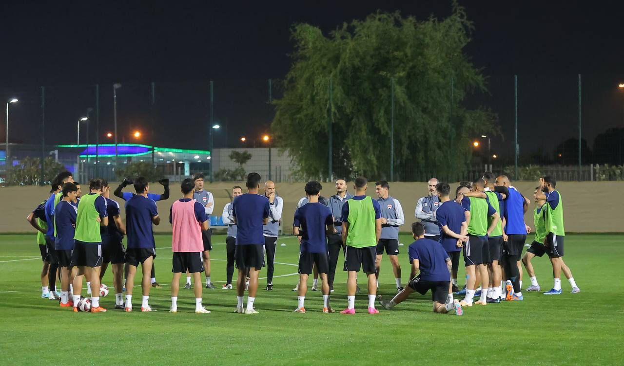 لاعبو العراق يخوضون أول وحدة تدريبية و"كاساس" يحثهم على التركيز: العد التنازلي قد بدأ