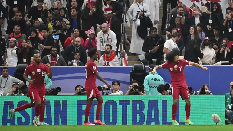 منتخب قطر يحقق أول انتصار له ويسجل اول اهداف بطولة آسيا بكرة القدم