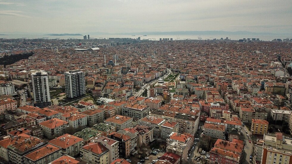 عمدة اسطنبول يدعو للاستعداد لزلزال " ينتظر على الباب"
