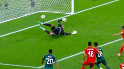 السعودية تحقق فوزا قاتلا على عُمان في بطولة آسيا