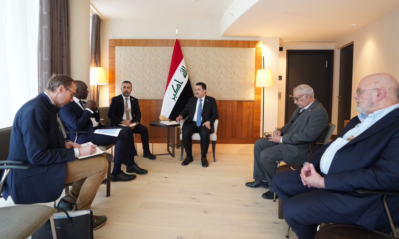 Iraqi Prime Minister and IFC Delegation discuss cooperation at Davos Forum