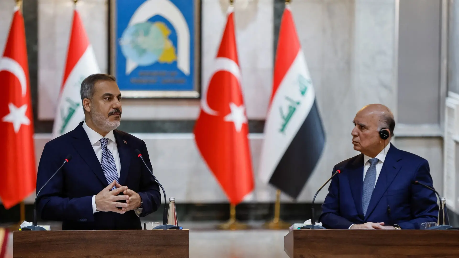وزير الخارجية العراقي يطلع نظيره التركي على تفاصيل القصف الايراني