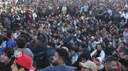 من قلب بغداد.. الجماهير العراقية تحتفل في ساحة التحرير بفوز "أسود الرافدين" (صور)