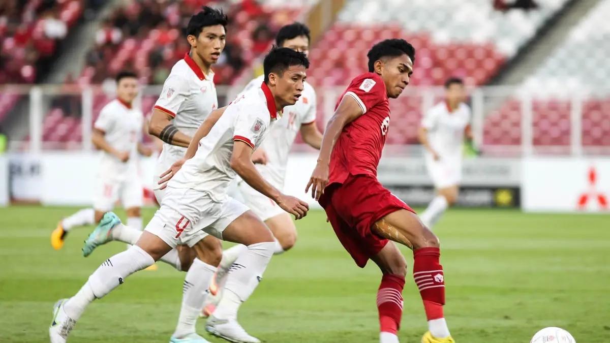 إندونيسيا يخطف ثلاث نقاط ثمينة من نظيره الفيتنامي في بطولة آسيا لكرة القدم
