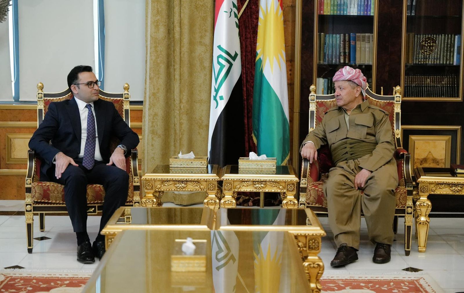 بارزاني والقنصل التركي يبحثان المستجدات العراقية والإقليمية