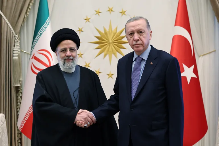 Turkey and Iran strengthen regional cooperation with 10 agreements