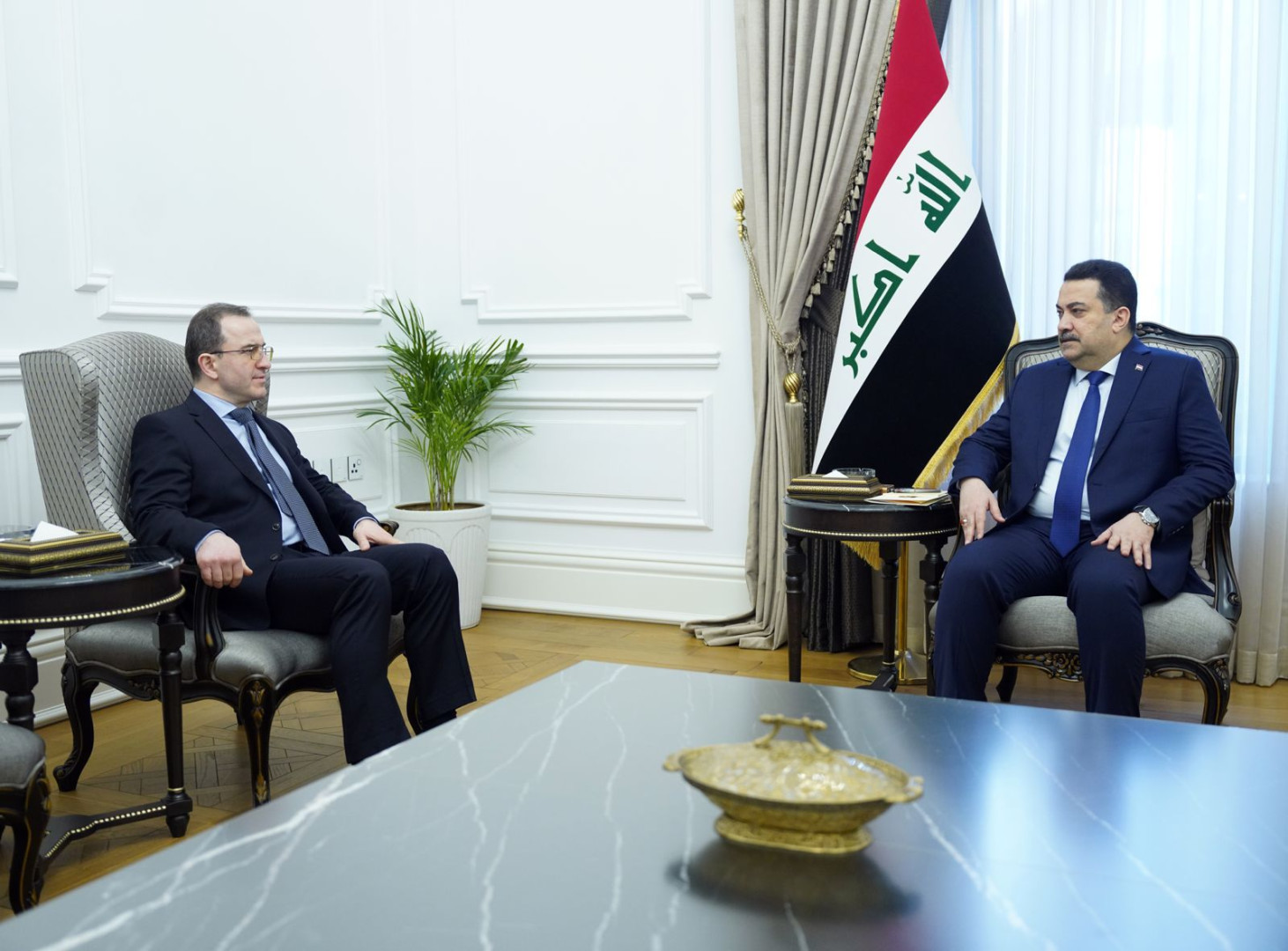 Iraqi PM discuss the regional situation with Russia's ambassador