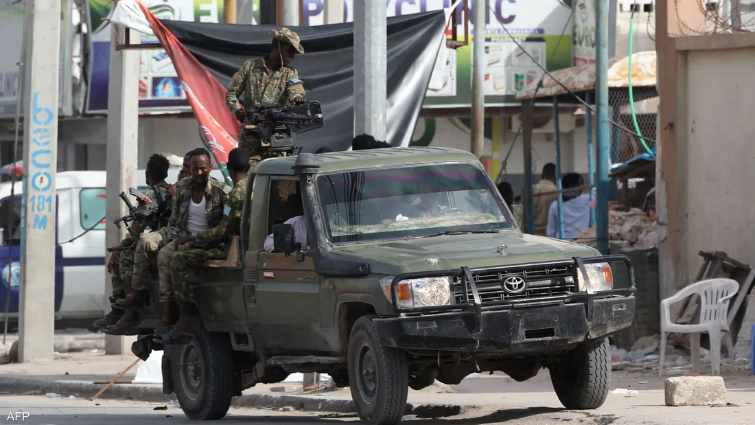 25 قتيلاً وجريحاً بانفجار وسط سوق شعبي في الصومال