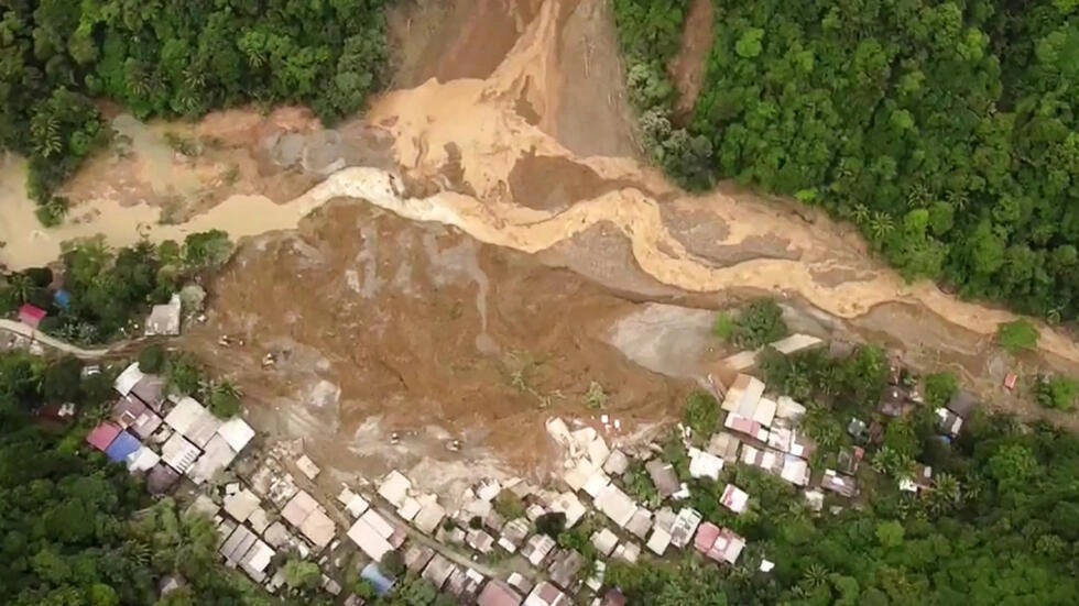حصيلة جديدة.. نحو 120 صريعاً ومفقوداً بالانهيار الأرضي جنوب الفلبين