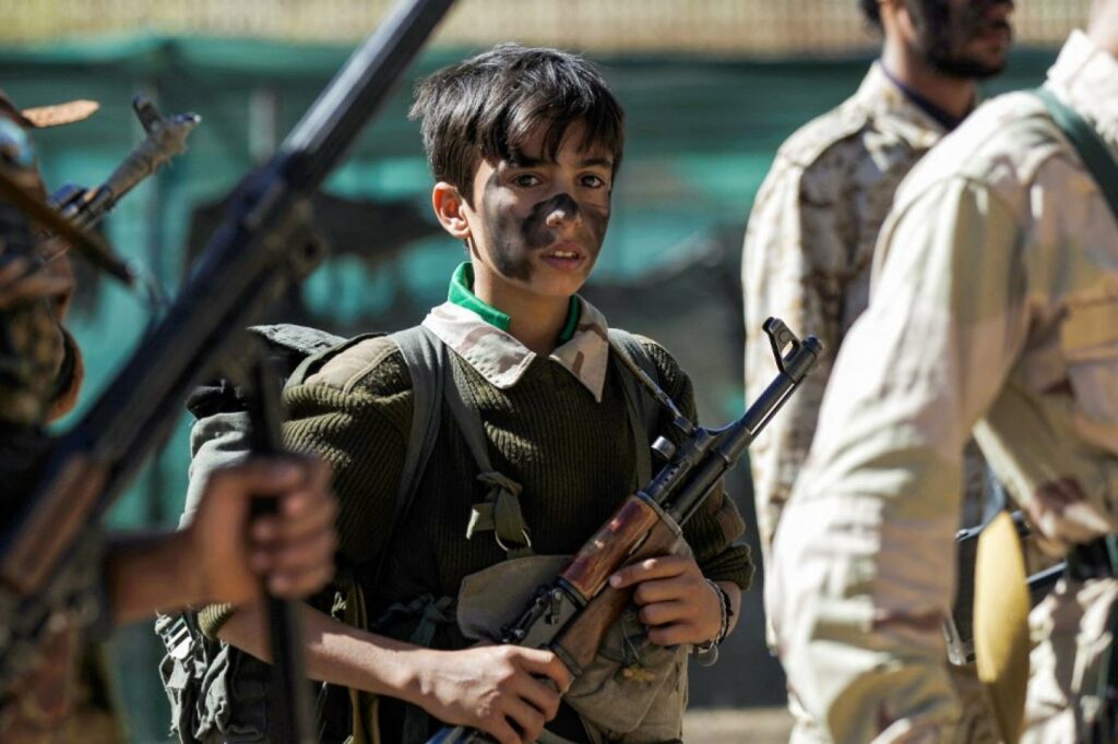 في "12 فبراير".. منظمات كوردية تحذر من استغلال الأطفال عسكرياً وسياياً