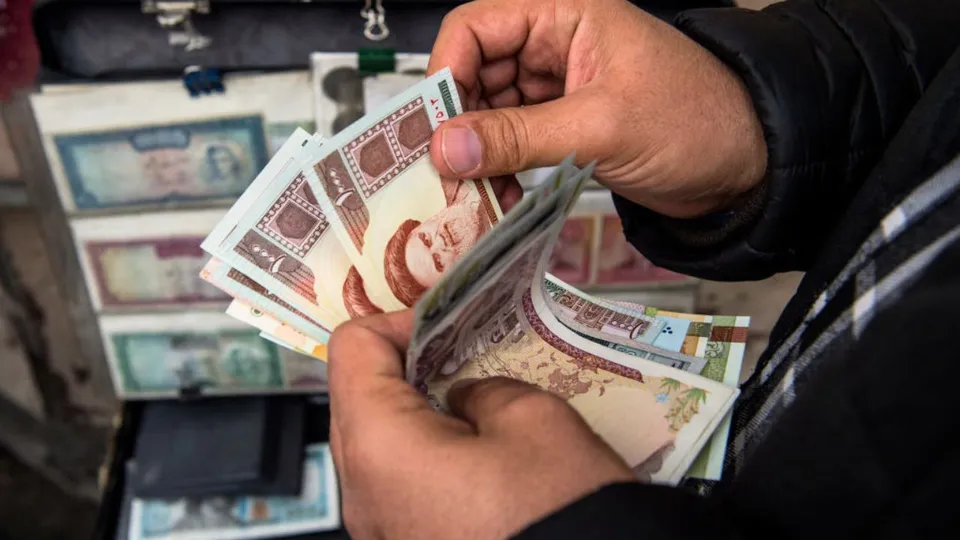اسعار صرف الليرة التركية والتومان الإيراني