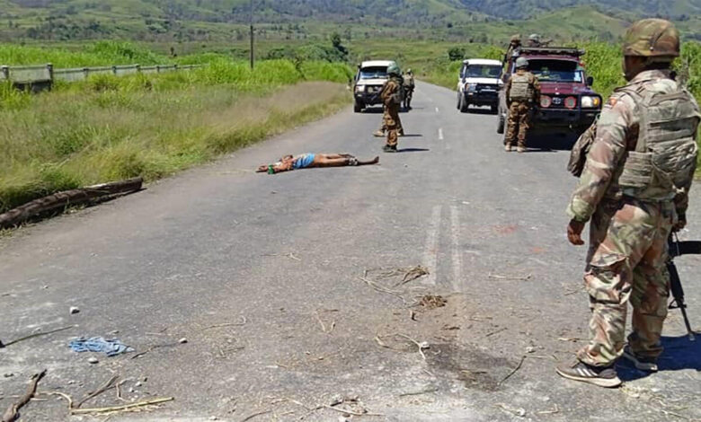 أعمال عنف قبلية تودي بحياة 64 شخصا في بابوا غينيا الجديدة