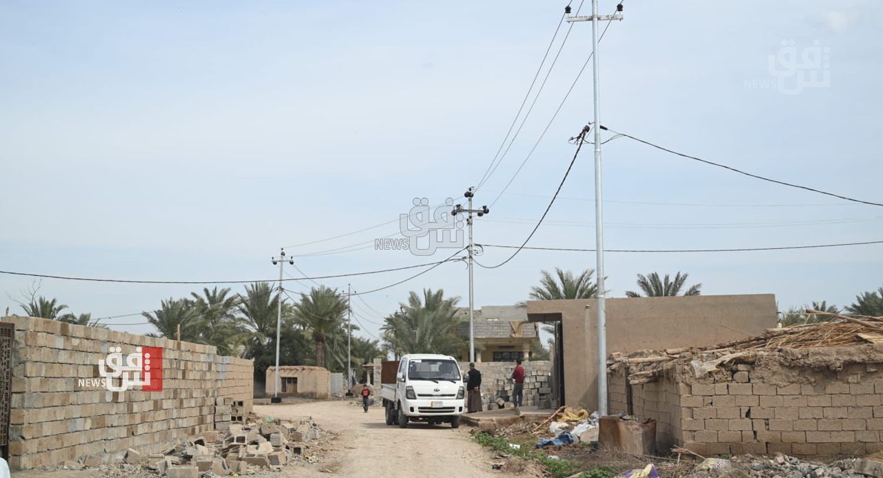 إعادة التيار الكهربائي لقرية البدوانية بعد تأهيل ما دمره "إعصار الخالص" (صور)