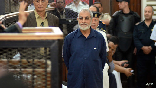 مصر تحكم بإعدام 8 قيادات "إخوانية" بينهم "المرشد" في قضية "أحداث المنصة"
