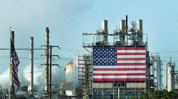 Oil prices hold gains on upbeat China trade data