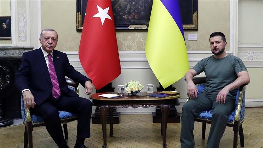 بعد استقباله زيلينسكي.. أردوغان يعلن استعداده لاستضافة قمة سلام بين روسيا وأوكرانيا
