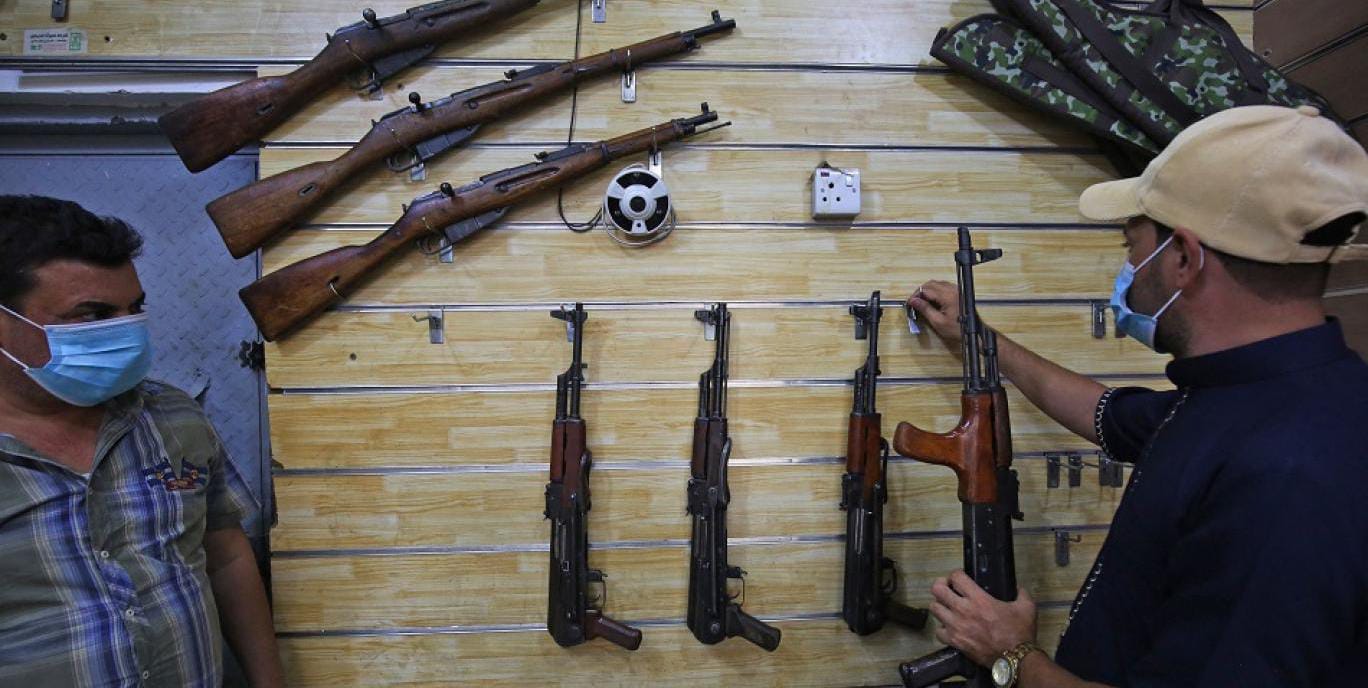 Iraqi Interior Ministry sets next April start for new weapon purchase regulation