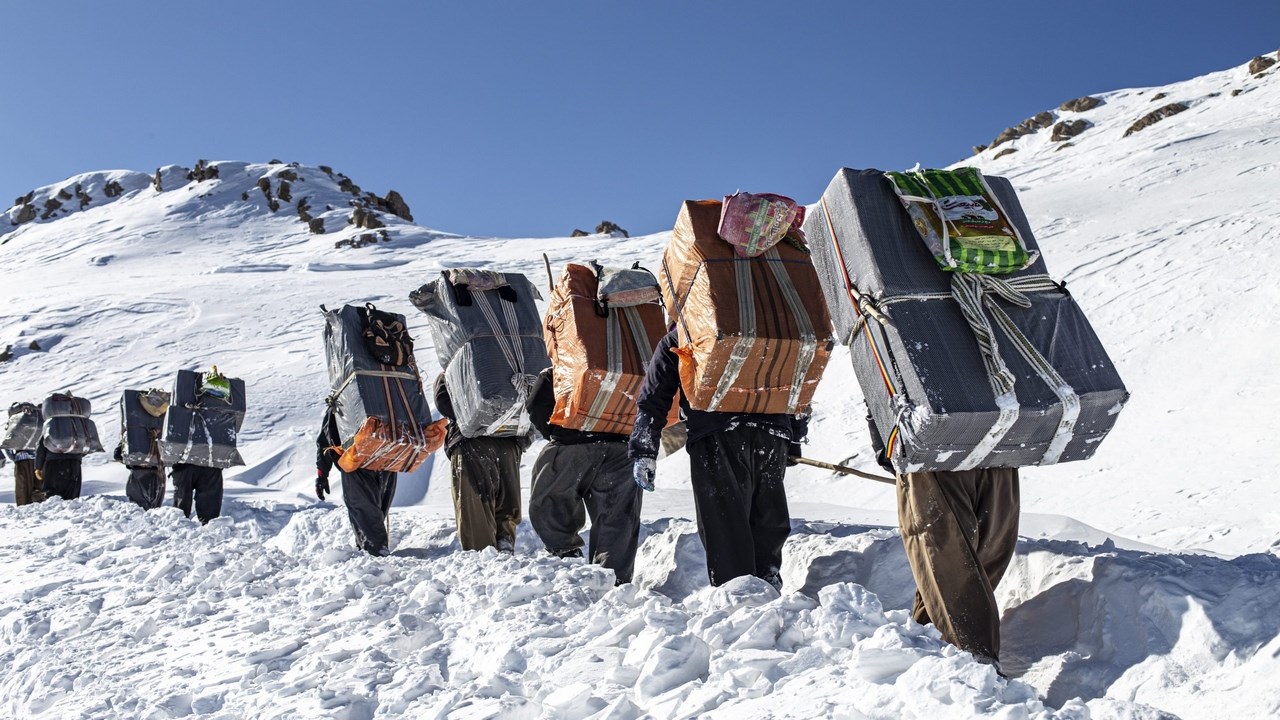 Organization Iranian border forces kill  Kurdish porters in a decade