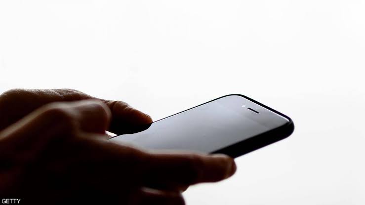 ملك الهواتف النقالة.. شركات عالمية تغير استراتيجيتها لإرضاء المستخدم العراقي