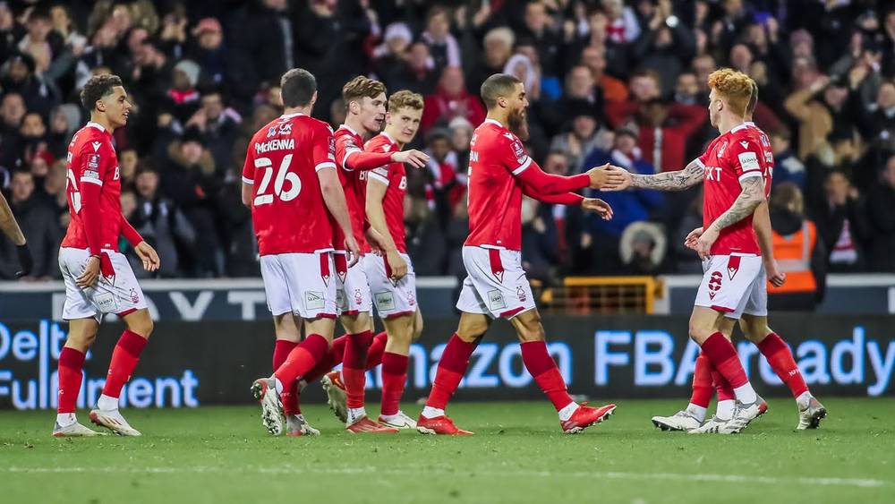 لانتهاكه اللوائح.. نادٍ انكليزي يُعاقب بخصم 4 نقاط من رصيده