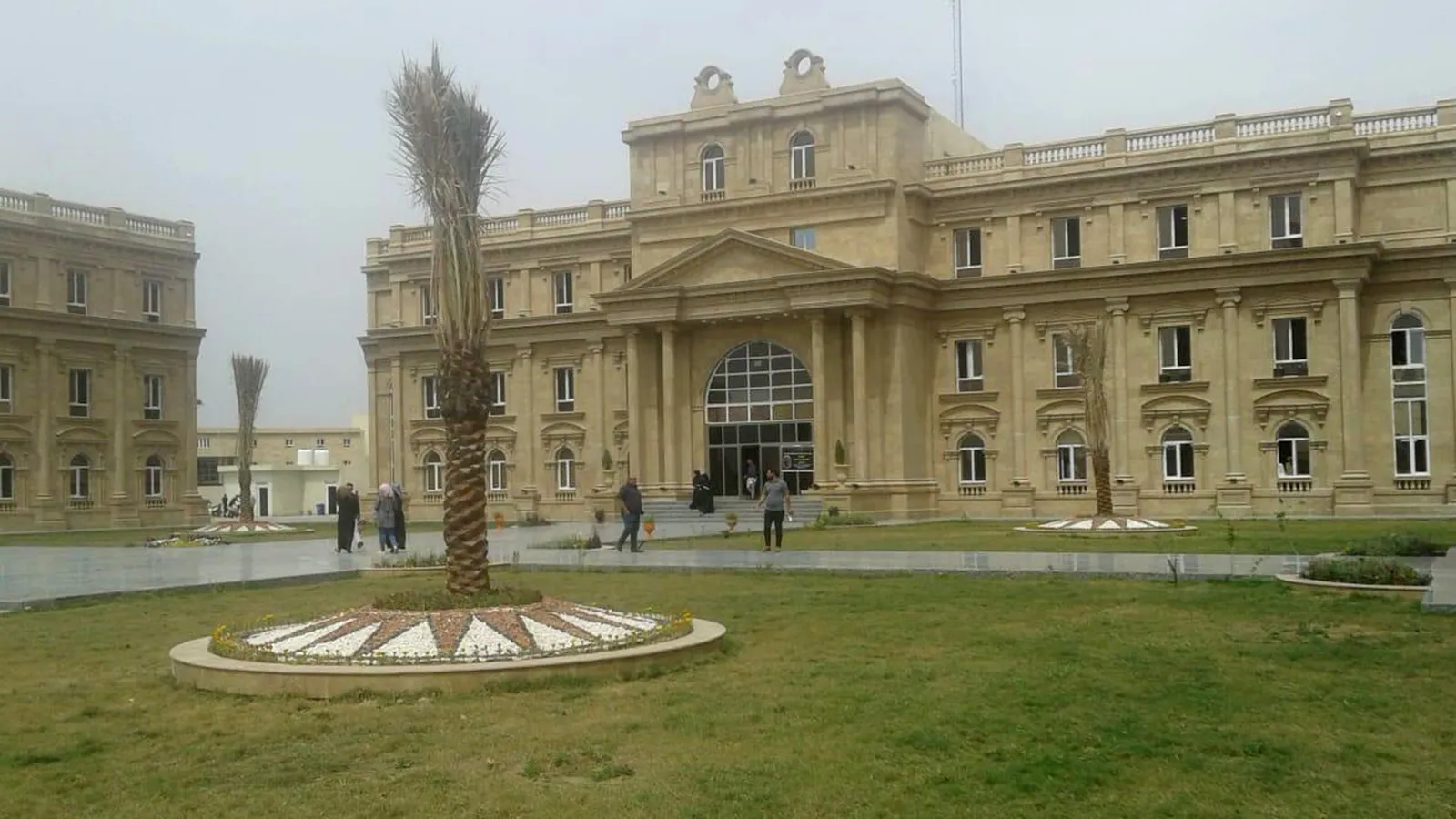 اشتباك مسلح أمام مبنى مجلس محافظة البصرة