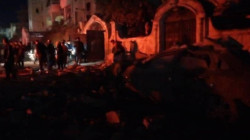 قتيل وجرحى من الحرس الثوري الإيراني بقصف جوي يستهدف مقرا لهم بدير الزور