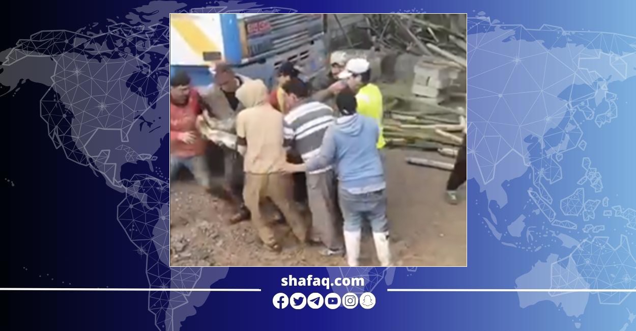 فيديو.. انهيار سقف "مسجد" قيد الإنشاء على عمال في الموصل