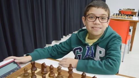 أصغر لاعب في التاريخ.. "ميسي الشطرنج" يهزم بطل العالم