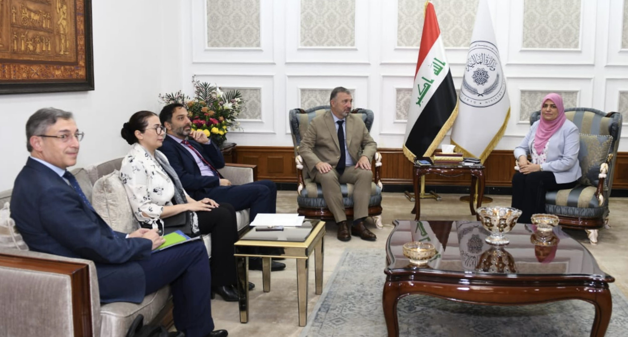 وزيرة المالية العراقية والبنك الدولي يبحثان دعم برنامج الإصلاح الاقتصادي والمالي