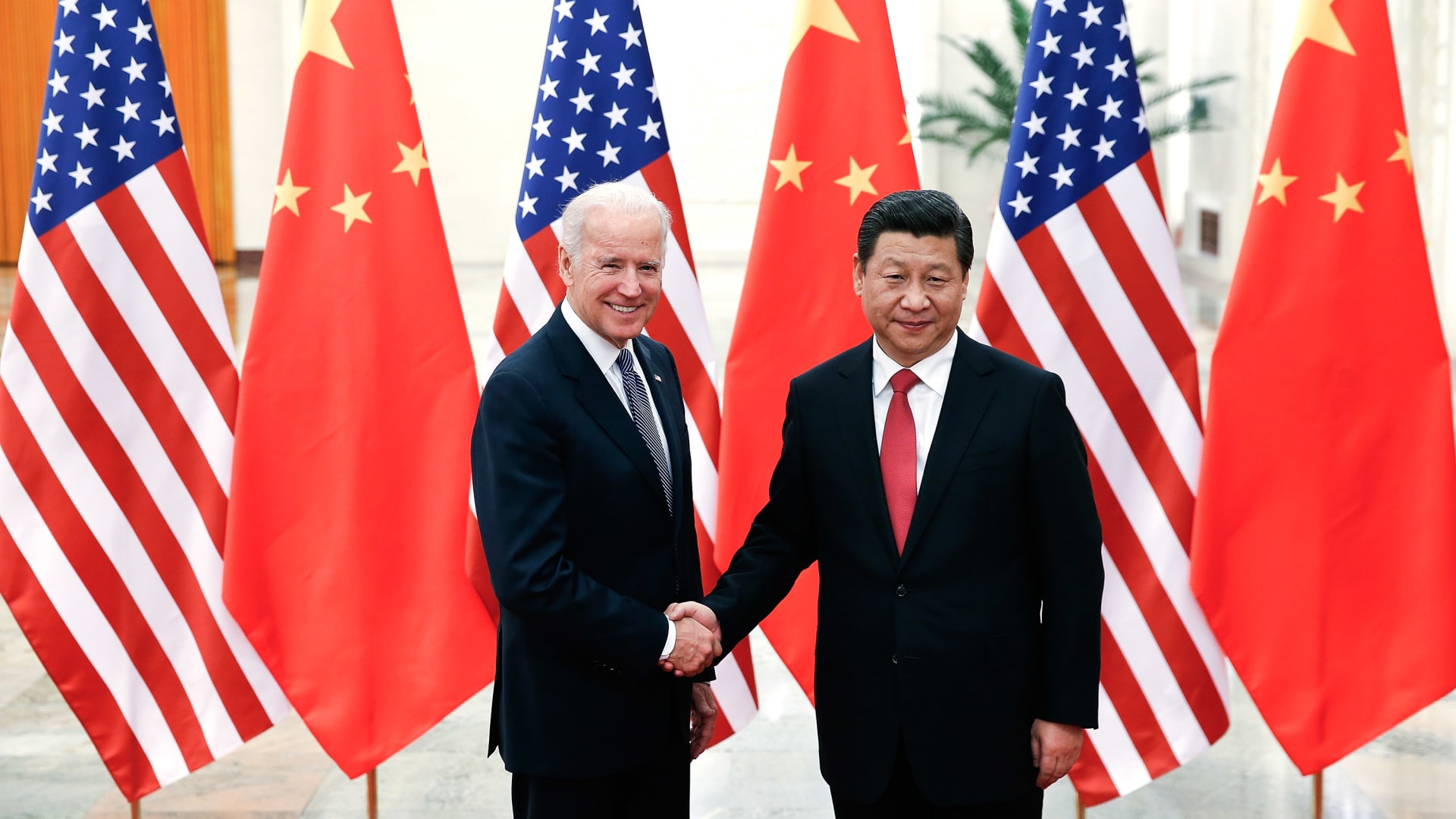 بايدن يطالب الرئيس الصيني بتغيير ملكية "تيك توك" أو حظره في أمريكا