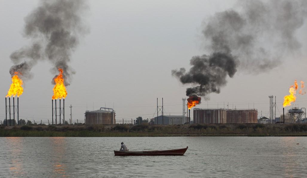 العراق يحتل موقع إيران النفطي في المنطقة