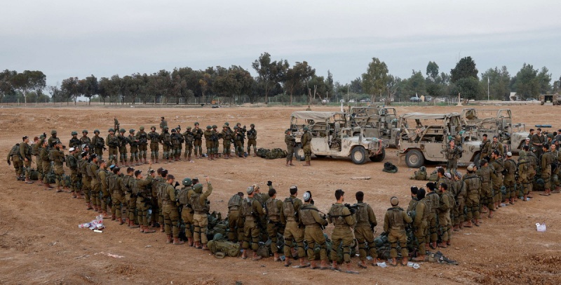 وزير الدفاع الإسرائيلي يكشف خطة الإنسحاب من غزة