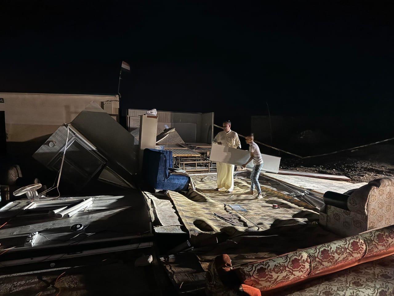 عاصفة تتسبب بانهيار مدرسة كرفانية جنوبي العراق