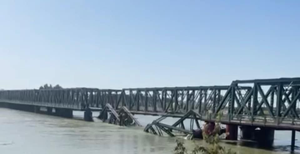انهيار جزئي بالجسر الذي يربط الفلوجة بمدينة الرمادي (فيديو وصور)