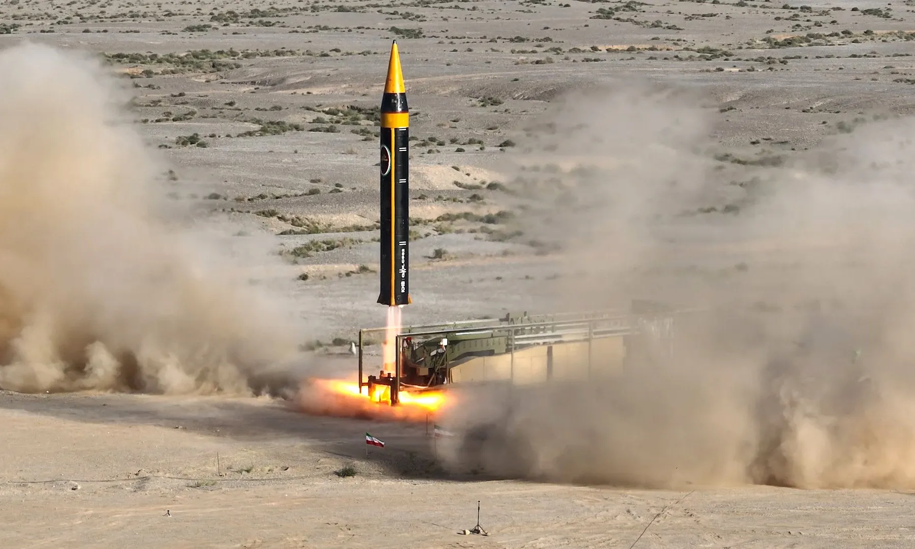 إيران تعلن إطلاق الدفعة الأولى من الصواريخ الباليستية صوب اسرائيل