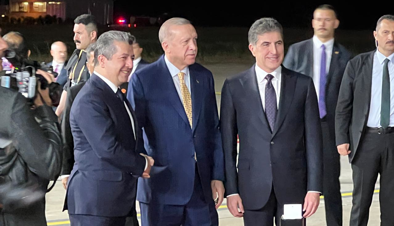 طائرة أردوغان تحط في أربيل محطته الثانية بالعراق