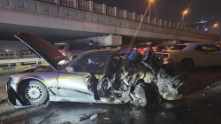 فيديو+ صور.. حادث مروع على طريقة افلام "الأكشن" يتسبب بتضرر أحد أهم جسور بغداد
