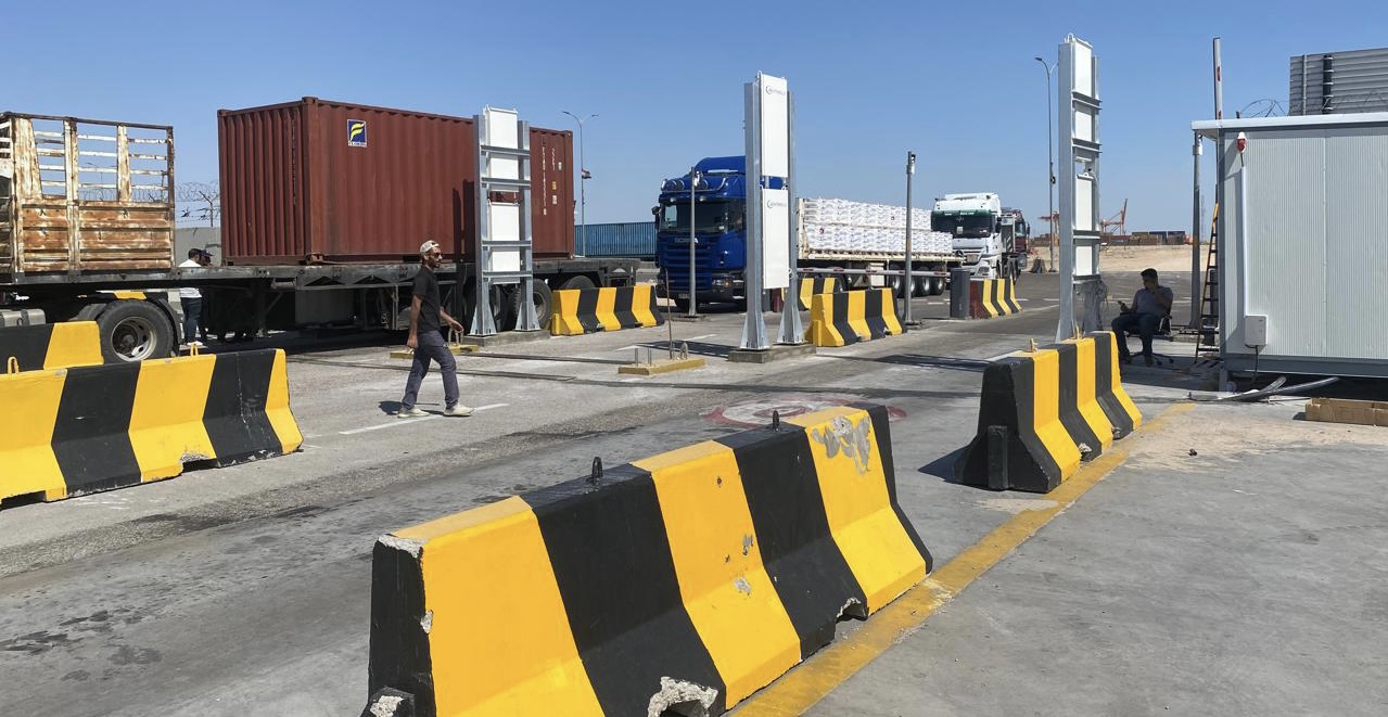 Iraq sets up radiation gates at border crossings
