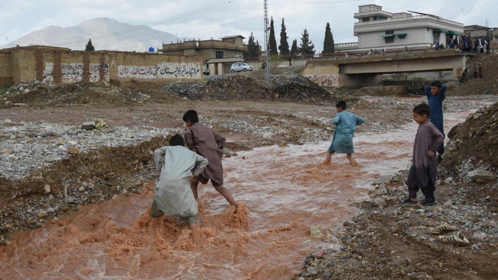 أمطار باكستان "غير العادية" تقتل أكثر من 140 شخصاً خلال شهر